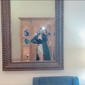 Meet your Posher, Adlai